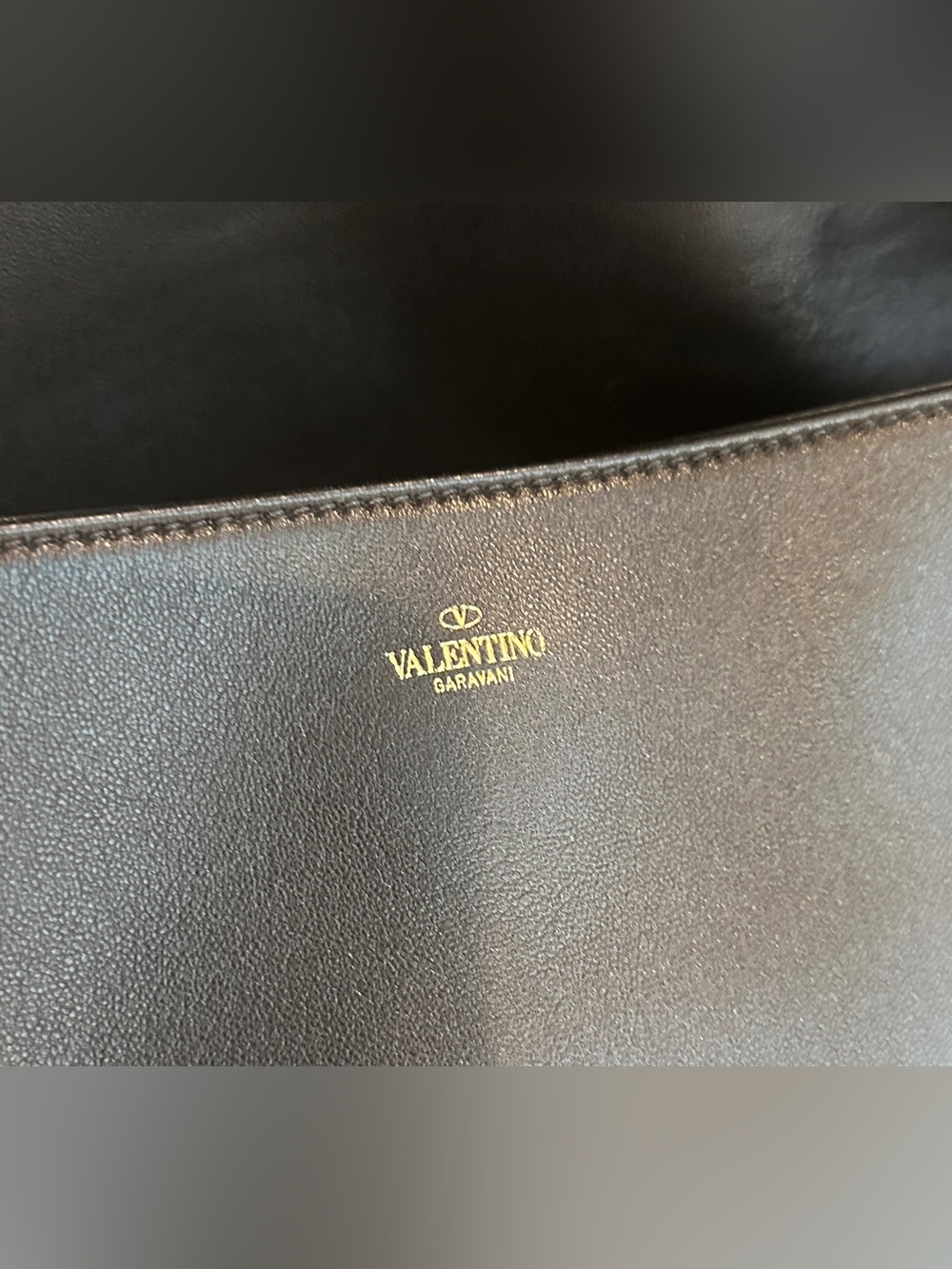 Valentino Garavani Black Shoulder Bag - Picture 8 of 10
